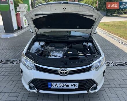 Белый Тойота Камри, объемом двигателя 2.49 л и пробегом 217 тыс. км за 17300 $, фото 16 на Automoto.ua
