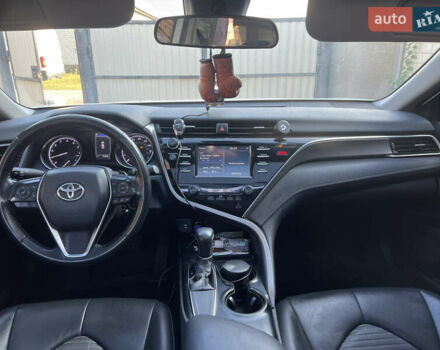 Белый Тойота Камри, объемом двигателя 2.49 л и пробегом 286 тыс. км за 17800 $, фото 13 на Automoto.ua