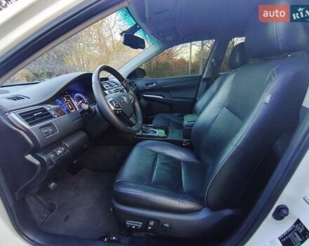 Белый Тойота Камри, объемом двигателя 2.49 л и пробегом 169 тыс. км за 16500 $, фото 19 на Automoto.ua