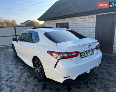 Белый Тойота Камри, объемом двигателя 2.49 л и пробегом 286 тыс. км за 17800 $, фото 6 на Automoto.ua
