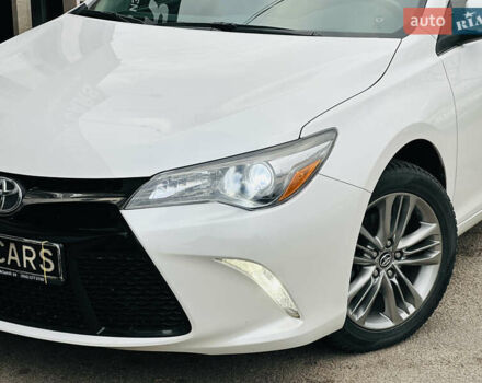 Белый Тойота Камри, объемом двигателя 2.5 л и пробегом 93 тыс. км за 16499 $, фото 2 на Automoto.ua