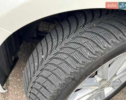 Белый Тойота Камри, объемом двигателя 2.49 л и пробегом 119 тыс. км за 20555 $, фото 59 на Automoto.ua