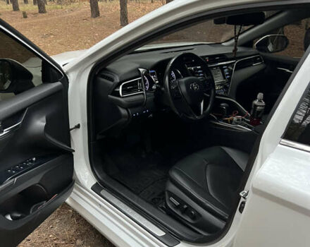 Белый Тойота Камри, объемом двигателя 2.49 л и пробегом 152 тыс. км за 21000 $, фото 24 на Automoto.ua