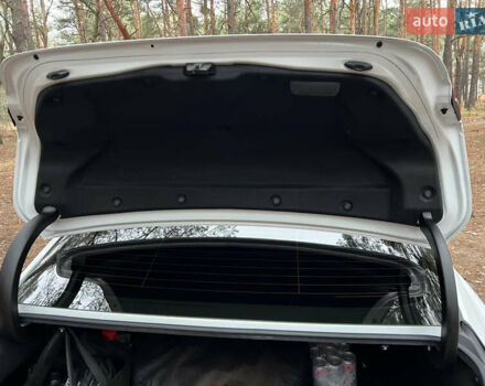 Белый Тойота Камри, объемом двигателя 2.49 л и пробегом 152 тыс. км за 21000 $, фото 14 на Automoto.ua