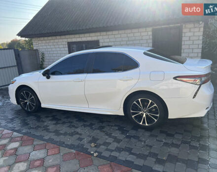 Белый Тойота Камри, объемом двигателя 2.49 л и пробегом 286 тыс. км за 17800 $, фото 8 на Automoto.ua