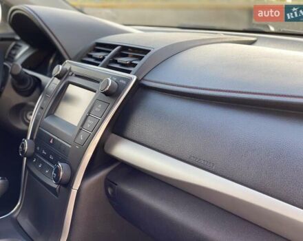 Белый Тойота Камри, объемом двигателя 2.4 л и пробегом 105 тыс. км за 17000 $, фото 4 на Automoto.ua