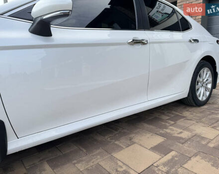 Тойота Камри 2017 в Черновцах на Automoto.ua Белый Тойота Камри, объемом двигателя 2.49 л и пробегом 80 тыс. км за 22900 $, фото 11 на Automoto.ua