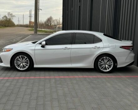 Белый Тойота Камри, объемом двигателя 2.5 л и пробегом 159 тыс. км за 17800 $, фото 4 на Automoto.ua