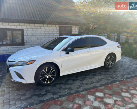 Белый Тойота Камри, объемом двигателя 2.49 л и пробегом 286 тыс. км за 17800 $, фото 10 на Automoto.ua