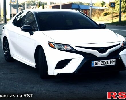 Белый Тойота Камри, объемом двигателя 2.5 л и пробегом 14 тыс. км за 23500 $, фото 2 на Automoto.ua