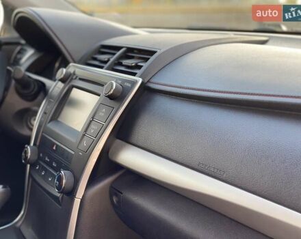 Белый Тойота Камри, объемом двигателя 2.4 л и пробегом 105 тыс. км за 17000 $, фото 11 на Automoto.ua