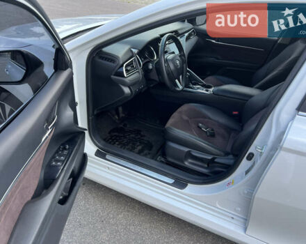 Білий Тойота Камрі, об'ємом двигуна 2.49 л та пробігом 139 тис. км за 21000 $, фото 12 на Automoto.ua