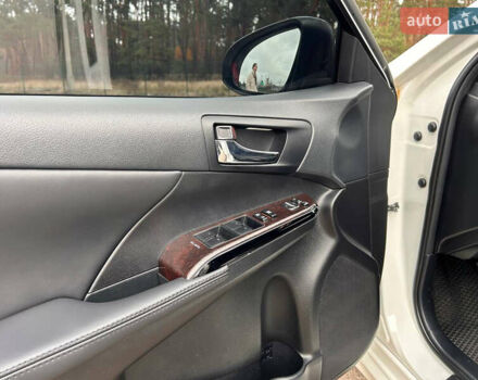 Белый Тойота Камри, объемом двигателя 2.49 л и пробегом 119 тыс. км за 20555 $, фото 29 на Automoto.ua