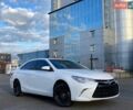 Білий Тойота Камрі, об'ємом двигуна 2.5 л та пробігом 202 тис. км за 13500 $, фото 1 на Automoto.ua