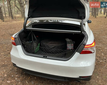 Белый Тойота Камри, объемом двигателя 2.49 л и пробегом 152 тыс. км за 21000 $, фото 15 на Automoto.ua