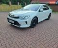 Белый Тойота Камри, объемом двигателя 2.5 л и пробегом 138 тыс. км за 16500 $, фото 1 на Automoto.ua