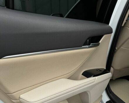 Белый Тойота Камри, объемом двигателя 2.5 л и пробегом 159 тыс. км за 17800 $, фото 15 на Automoto.ua