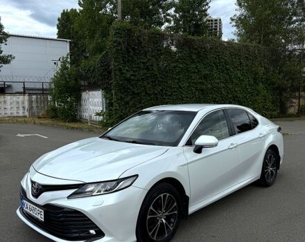 Белый Тойота Камри, объемом двигателя 2.5 л и пробегом 205 тыс. км за 20000 $, фото 1 на Automoto.ua