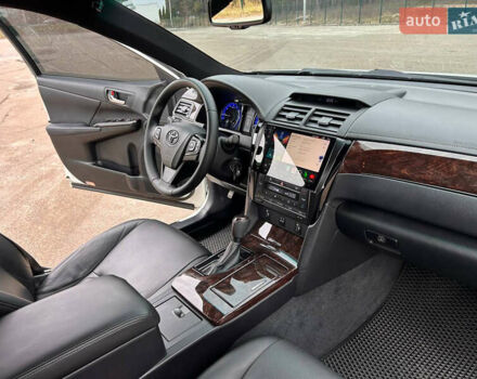 Белый Тойота Камри, объемом двигателя 2.49 л и пробегом 119 тыс. км за 20555 $, фото 6 на Automoto.ua