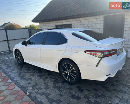 Белый Тойота Камри, объемом двигателя 2.49 л и пробегом 286 тыс. км за 17800 $, фото 7 на Automoto.ua