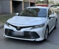 Белый Тойота Камри, объемом двигателя 2.5 л и пробегом 58 тыс. км за 15500 $, фото 2 на Automoto.ua
