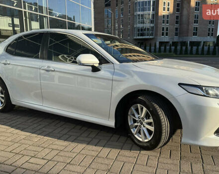 Белый Тойота Камри, объемом двигателя 2.49 л и пробегом 137 тыс. км за 21950 $, фото 6 на Automoto.ua