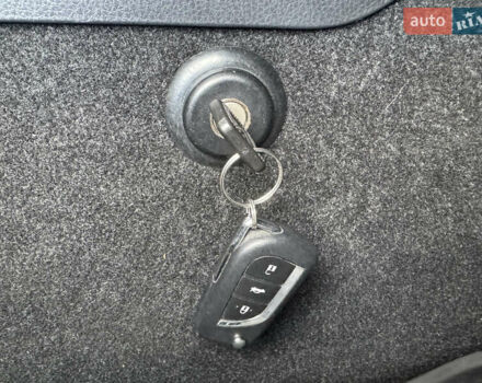 Белый Тойота Камри, объемом двигателя 2.49 л и пробегом 32 тыс. км за 23700 $, фото 41 на Automoto.ua