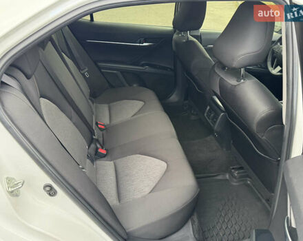 Белый Тойота Камри, объемом двигателя 2.49 л и пробегом 32 тыс. км за 23700 $, фото 28 на Automoto.ua