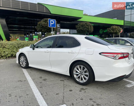 Белый Тойота Камри, объемом двигателя 2.49 л и пробегом 143 тыс. км за 17600 $, фото 10 на Automoto.ua
