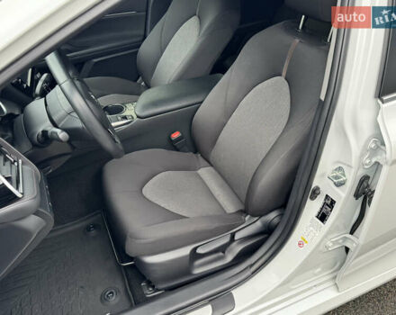 Белый Тойота Камри, объемом двигателя 2.49 л и пробегом 32 тыс. км за 23700 $, фото 21 на Automoto.ua