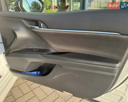 Белый Тойота Камри, объемом двигателя 2.49 л и пробегом 137 тыс. км за 21950 $, фото 31 на Automoto.ua