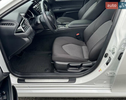 Белый Тойота Камри, объемом двигателя 2.49 л и пробегом 32 тыс. км за 23700 $, фото 20 на Automoto.ua