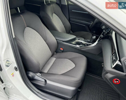 Белый Тойота Камри, объемом двигателя 2.49 л и пробегом 32 тыс. км за 23700 $, фото 31 на Automoto.ua