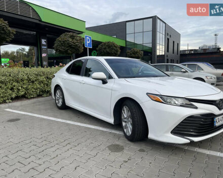 Белый Тойота Камри, объемом двигателя 2.49 л и пробегом 143 тыс. км за 17600 $, фото 6 на Automoto.ua