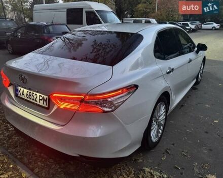 Белый Тойота Камри, объемом двигателя 2.49 л и пробегом 125 тыс. км за 25500 $, фото 3 на Automoto.ua