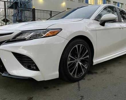 Білий Тойота Камрі, об'ємом двигуна 2.5 л та пробігом 95 тис. км за 17400 $, фото 2 на Automoto.ua