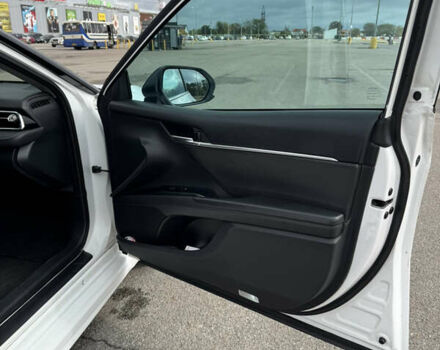 Белый Тойота Камри, объемом двигателя 2.49 л и пробегом 140 тыс. км за 21500 $, фото 15 на Automoto.ua