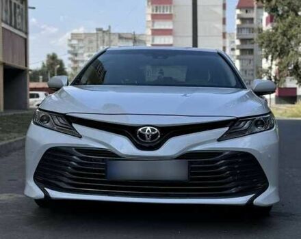Белый Тойота Камри, объемом двигателя 2.5 л и пробегом 58 тыс. км за 15500 $, фото 1 на Automoto.ua
