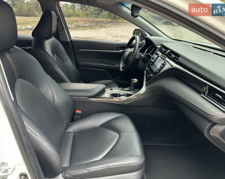 Білий Тойота Камрі, об'ємом двигуна 2.49 л та пробігом 160 тис. км за 23400 $, фото 16 на Automoto.ua