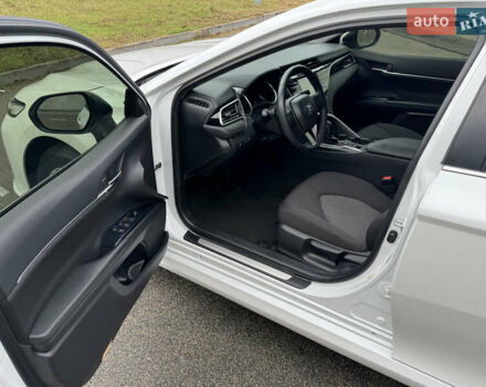 Белый Тойота Камри, объемом двигателя 2.49 л и пробегом 32 тыс. км за 23700 $, фото 18 на Automoto.ua