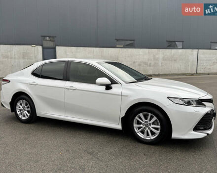 Белый Тойота Камри, объемом двигателя 2.49 л и пробегом 32 тыс. км за 23700 $, фото 4 на Automoto.ua