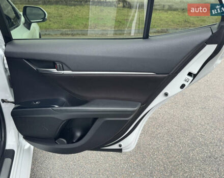 Белый Тойота Камри, объемом двигателя 2.49 л и пробегом 32 тыс. км за 23700 $, фото 27 на Automoto.ua