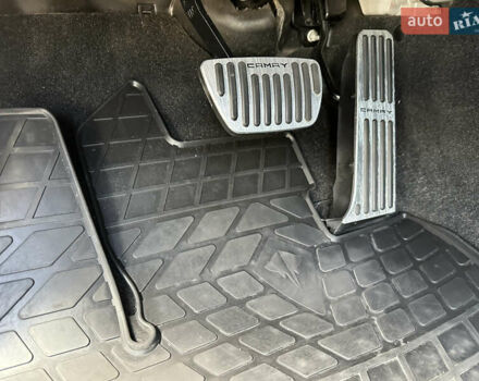 Белый Тойота Камри, объемом двигателя 2.49 л и пробегом 157 тыс. км за 22900 $, фото 18 на Automoto.ua