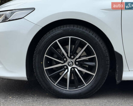 Білий Тойота Камрі, об'ємом двигуна 2.49 л та пробігом 158 тис. км за 22777 $, фото 24 на Automoto.ua