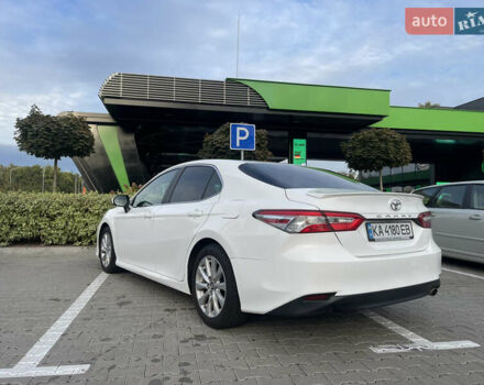 Белый Тойота Камри, объемом двигателя 2.49 л и пробегом 143 тыс. км за 17600 $, фото 9 на Automoto.ua