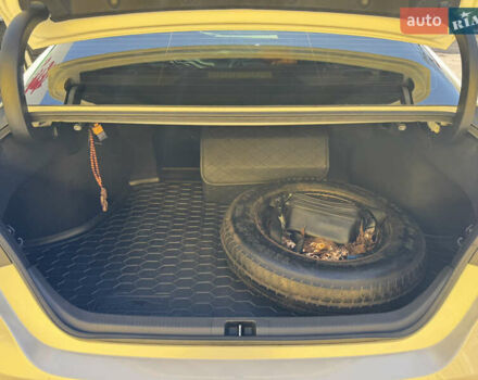 Белый Тойота Камри, объемом двигателя 2.49 л и пробегом 157 тыс. км за 22900 $, фото 12 на Automoto.ua