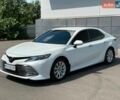 Белый Тойота Камри, объемом двигателя 2.5 л и пробегом 170 тыс. км за 22500 $, фото 1 на Automoto.ua