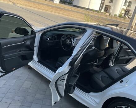 Белый Тойота Камри, объемом двигателя 2.5 л и пробегом 145 тыс. км за 19200 $, фото 5 на Automoto.ua