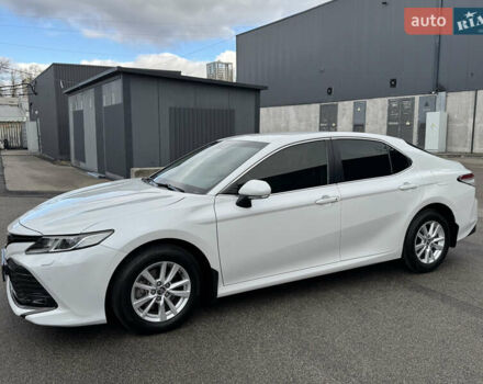 Белый Тойота Камри, объемом двигателя 2.49 л и пробегом 32 тыс. км за 23700 $, фото 13 на Automoto.ua