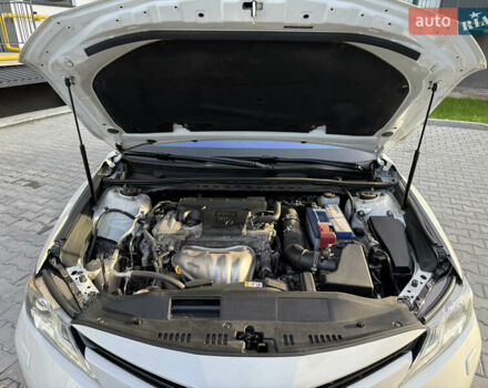 Белый Тойота Камри, объемом двигателя 2.49 л и пробегом 175 тыс. км за 21500 $, фото 17 на Automoto.ua